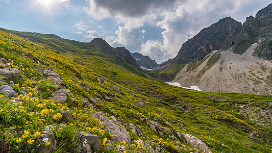 阿尔盖乌阿尔卑斯山大Widderstein山上登山蓝色晴天天堂远足背包享受阳光假期岩石微笑图片