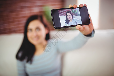 女人在家里自拍图片