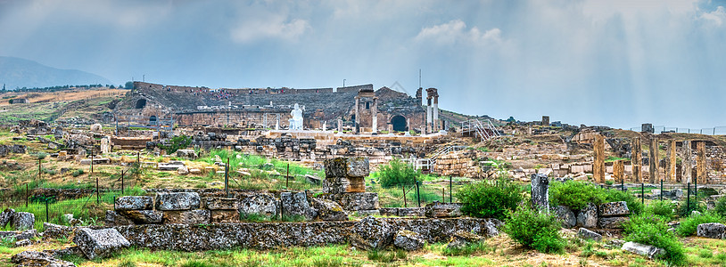 土耳其帕穆卡勒古老城市希拉波利斯的废墟旅行游客地标棉花火鸡旅游考古学城堡历史爬坡图片