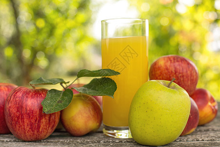 水果果和果汁酒精性生活器皿果味液体金子水果饮料叶子食物图片