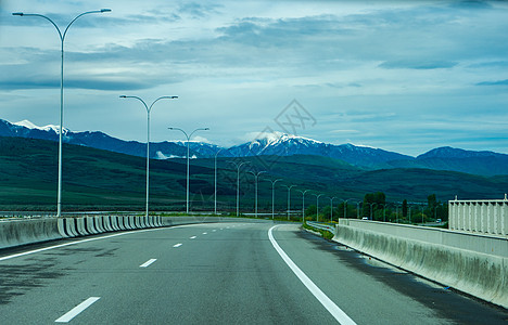 通往格鲁吉亚西部的公路旅行火鸡车轮活力集电极力量速度技术图片