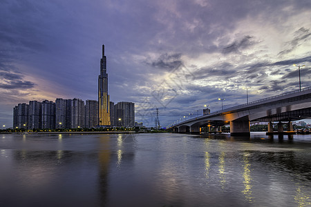 京城81号81号地标是越南胡志明市的超级摩天大楼日落天际商业景观城市市中心天空建筑学建筑背景