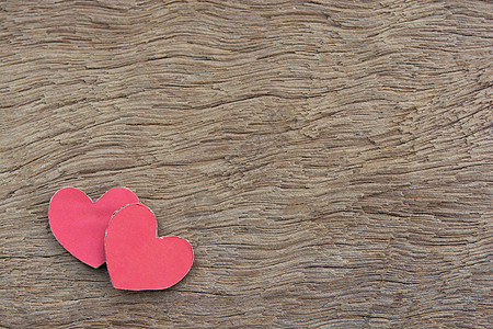 情人节背景与深色木 b 上的红色心形庆典恋爱婚姻礼物乡村浪漫夫妻枕头婚礼假期图片