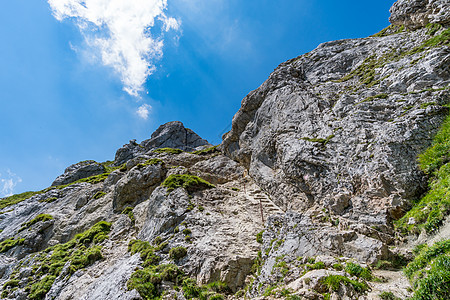 在坦海默塔尔徒步旅行和攀登茅屋假期全景铁索挑战高山攀岩蓝色太阳平衡图片