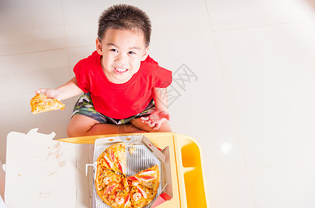 小可爱吃披萨 最美景团体男生家庭午餐食物送货香肠孩子孩子们桌子图片