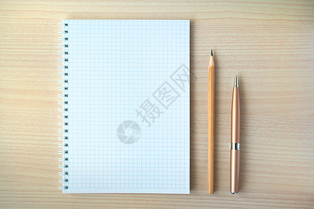 带记事本的铅笔和钢笔工作床单写作草图商业木头软垫日记教育学校图片