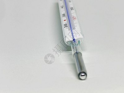 a 在白色背景上隔离的汞温度计病人医生流感医学治疗医疗蓝色药店保健科学图片