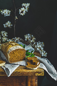 新鲜鲜烤黑麦手工制面包粮食餐巾乡村谷物小麦食物桌子脆皮饮食帆布图片