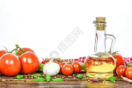 意大利意大利食品原料草本植物面条蔬菜瓶子食物饮食桌子乡村美食勺子图片