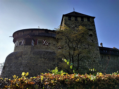 列支敦士登瓦杜兹城堡前的隐蔽处图片