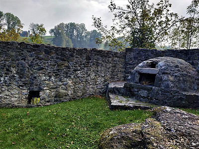 旧烤炉 窗户和舍伦堡下城堡部分墙壁图片