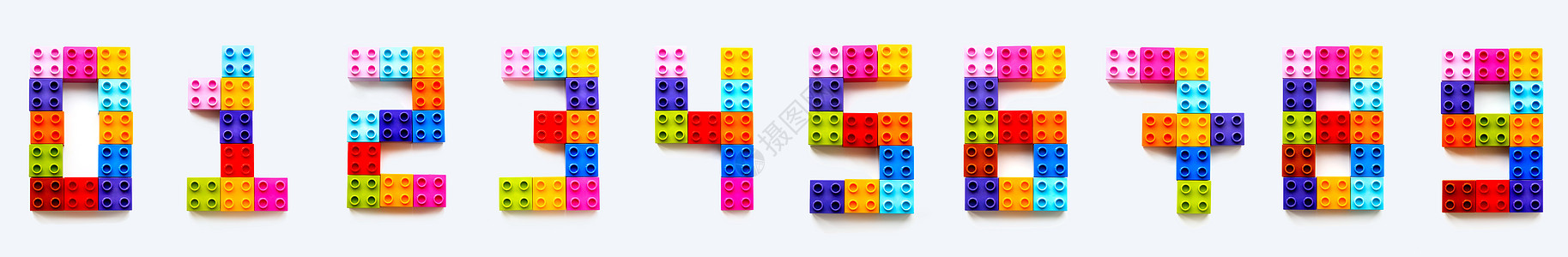 从 0 到 9 的一组数字 由多彩构造块组成闲暇游戏儿童求和教育学习作品孩子幼儿园玩具图片