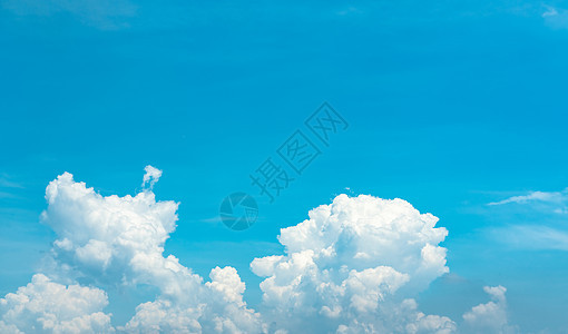 美丽的蓝天和白色积云抽象背景天气空气阳光自由臭氧环境棉布晴天气候蓝色图片