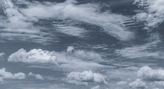 黑暗的戏剧性天空和云彩 死亡和悲伤的背景天气气候风暴天堂气象自由环境空气雷雨图片
