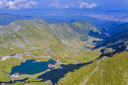 罗马尼亚喀尔巴阡山脉Balea湖空中观察图片