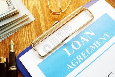 贷款协议 有现金和笔供填充图片