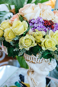 花卉背景玫瑰装饰丝绸紫色花瓣花束画像婚礼家居摄影背景图片