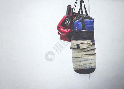 打拳袋和拳击手套照片拳击袋运动力量图片