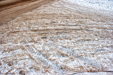 充满冰雪的公路天气交通街道城市沥青运输路面季节白色车轮图片