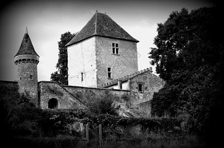 在法国因德尔地区 一座古老的房子里旅游蓝色国家场景远足石头游客村庄森林场地图片