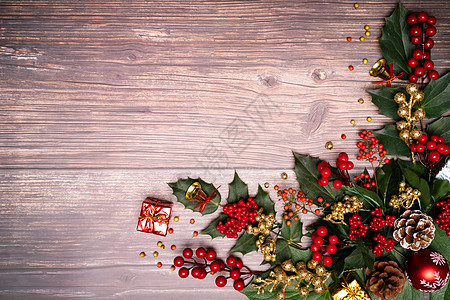 圣诞季节背景和新年的木材返春节快乐火花礼物丝带问候语装饰品展示装饰庆典花圈松树图片