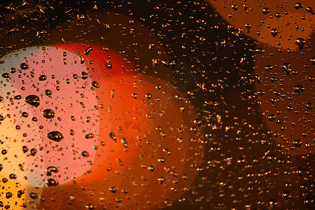 玻璃上的雨滴窗户城市宏观叶子汽车天气液体镜子街道旅行图片