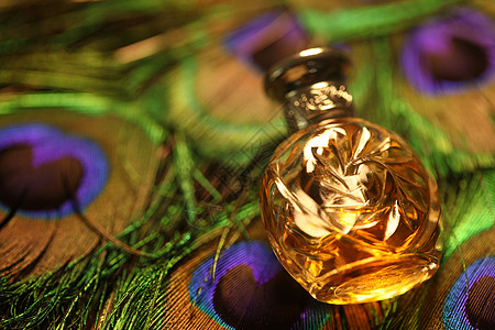 带金盖的香水瓶用品镜头香水身体洗漱奢华香味调香师瓶子芳香背景