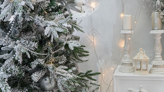 明亮的圣诞装饰假期季节新年松树庆典玩具花环作品传统云杉图片