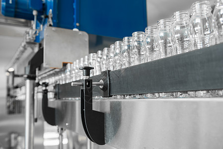 牛奶厂的设备机器生产机械产品饮料加工运动植物瓶子奶制品图片