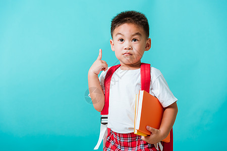 学前幼儿园有书和书包的小孩工作室课堂学生学校背包童年教育学习知识思维图片