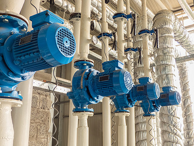 工业管道和发动机蓝色玻璃棉管子机器引擎挫败压力计水泵植物机械图片