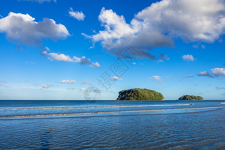 丰湾湾旅游海滩冲浪白色海岸地平线天空岩石蓝色海洋图片