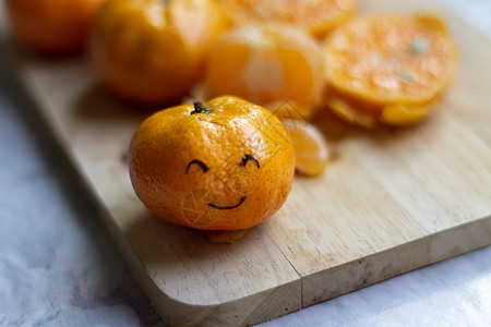 克蕾婷橙色上的笑脸正面情绪幸福共鸣情感水果静物意识资产精神图片