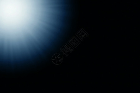 黑色背景上模糊的蓝色抽象光线射线活力火花光束爆破星星烧伤强光太阳辐射图片