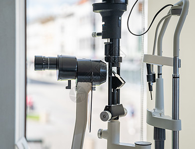 观察家 医院眼科检查显微镜男性诊所配镜师考试保健医生技术眼镜测试乐器图片
