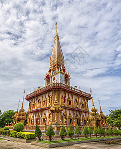 在泰国普吉Phuket的WATCHA 长途电话博物馆法令梯子建筑数字蓝色祷告假期寺庙国家图片