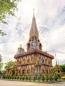 在泰国普吉Phuket的WATCHA 长途电话博物馆蓝色女神地标教会数字上帝宗教历史寺庙图片