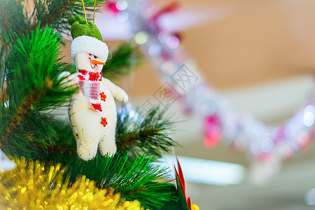 带有雪人装饰的圣诞树男人装饰品庆典娃娃假期玩具图片