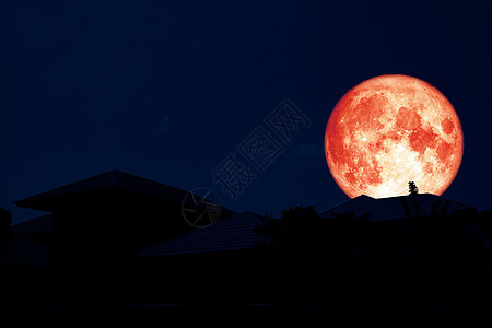 月亮在周光的屋顶上图片