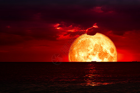 夜海和后背双月半血月红云图片