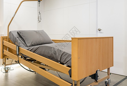医院病房的可电气调整病人床位 医疗和医院服务技术和 住院治疗休息药品外科疾病按钮监视器枕头控制板房间车轮图片