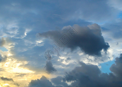 云和黑云飓风天空灰色黑色气质积雨云景天气气候戏剧性图片