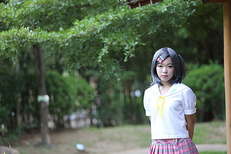 亚洲女学生角色扮演女士衬衫思考孩子竹子微笑火车学习图片