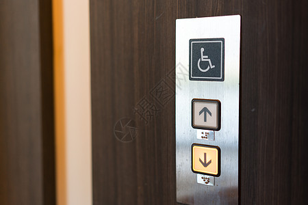 残疾人在电梯中签名医疗医院自动扶梯轮椅安全设计包容性运输座位椅子图片