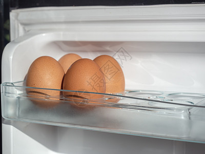 冰箱架子上的鸡蛋食物烹饪贮存产品家禽厨房母鸡蛋黄蛋壳饮食图片