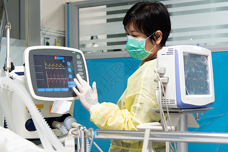 住院病床上的医生医疗护理病人生活护士帮助感染流感诊所癌症治疗医院静脉图片