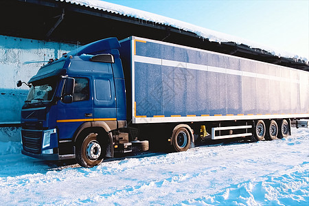 带拖车的大货车 卡车集装箱中的货物运输库存商业速度轮胎车皮司机街道交通送货港口图片