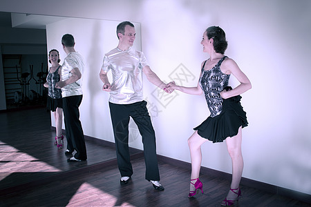 几个舞蹈老师 跳舞拉廷节奏拉丁舞厅女性探戈班级老师学校男性男人岩石图片