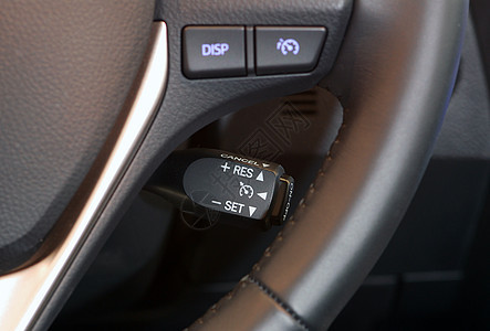 巡航控制按钮车轮事故机动化驾驶座位发动机司机乐器时间警察图片