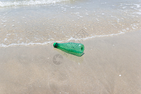 沙滩上垃圾 塑料瓶子和肮脏废物 停止使用塑料瓶子的  概念运动危险生态热带海岸环境泡沫海洋国家回收生活图片